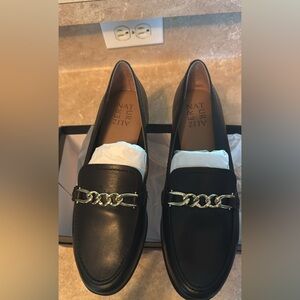 Naturalizer Women’s Black loafers